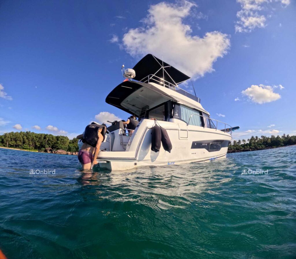 Versatile Boat For Either Discovery Snorkeling & Scuba Diving